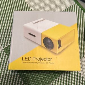 Mini LED Projector | Remote Controlled | HDMI
